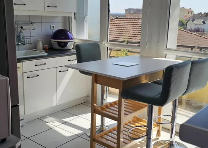 Central-parking-balcon-confortable * Aurillac